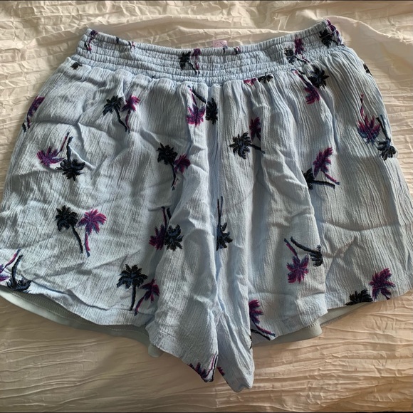 Flowy palm tree shorts - Picture 5 of 8